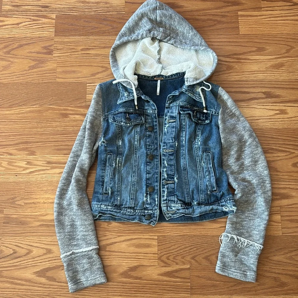 Free People Distressed Denim Hoodie Sweatshirt Jacket Size XS - Picture 5 of 10